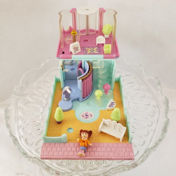 SOLD ❤ 1995 Dress Shop vintage Bluebird Polly Pocket with one original figure ❤ - Picture 2 of 2